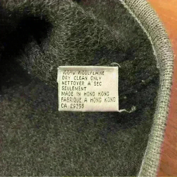 Vintage oversized grandma gray buttons down v- neck wool  vest. - Picture 8 of 11